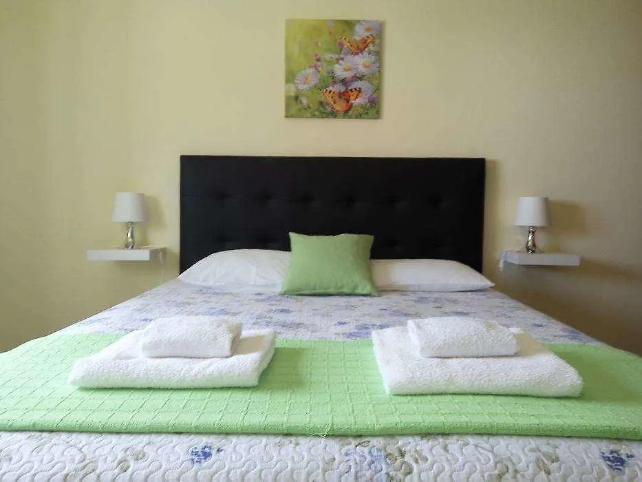 Eco Rooms & Apartments Funchal  Guest house